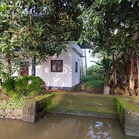 Valentine'S Rice Bowl Home Stay Alappuzha Eksteriør billede